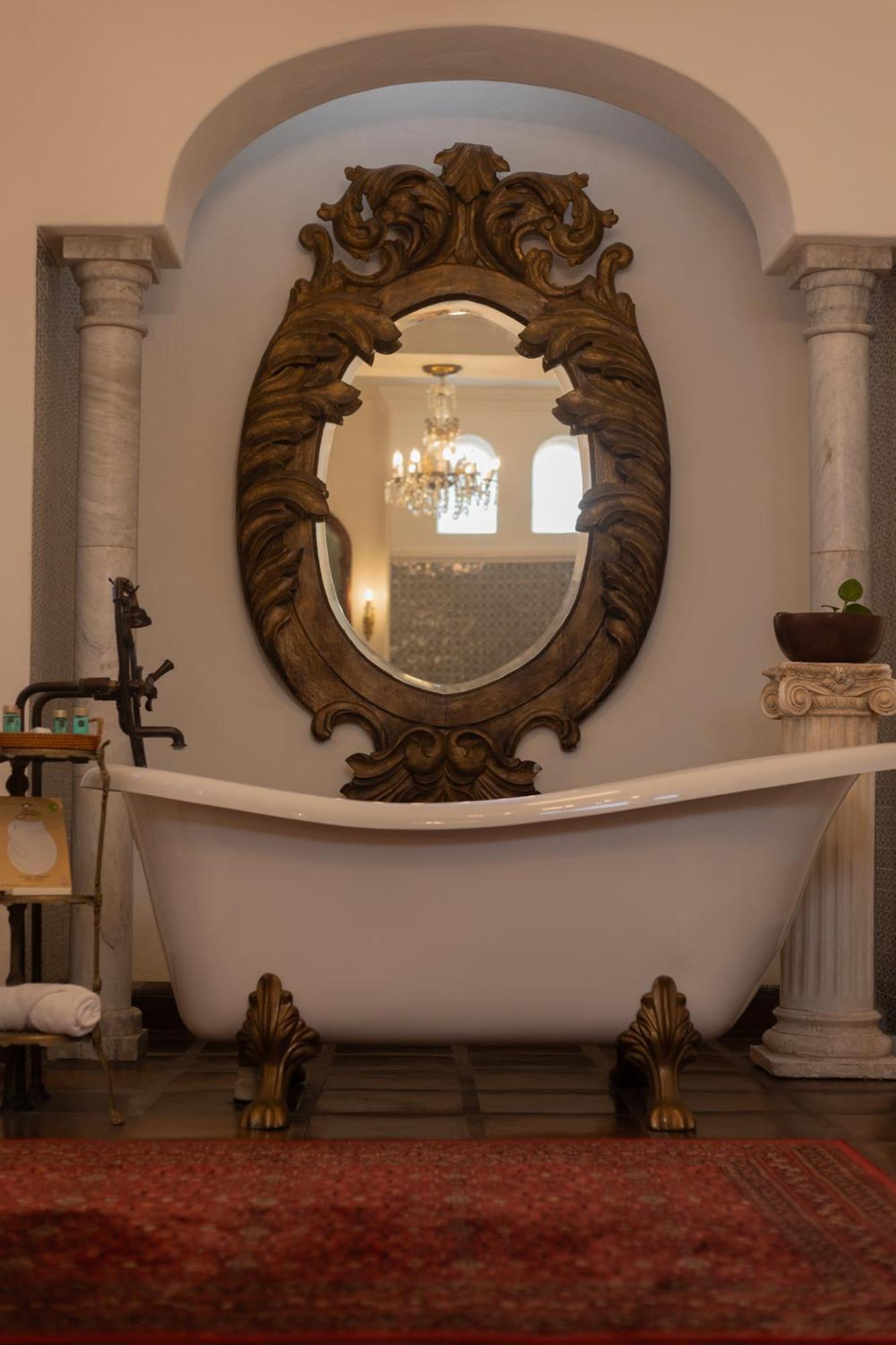 Superior King Suite